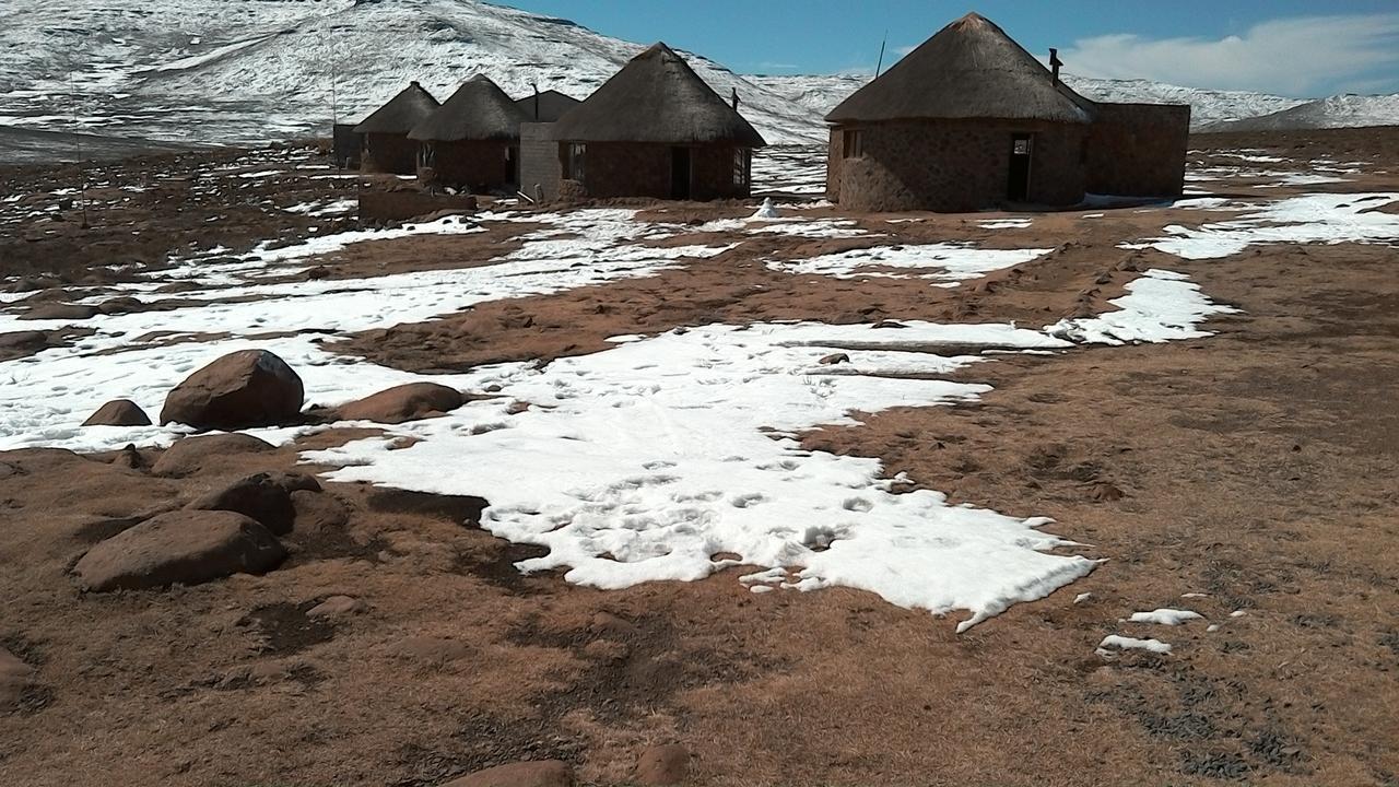 Sani Stone Lodge Mokhotlong Exteriör bild